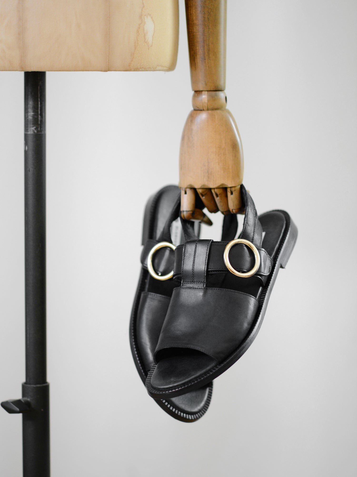 How to style sandals