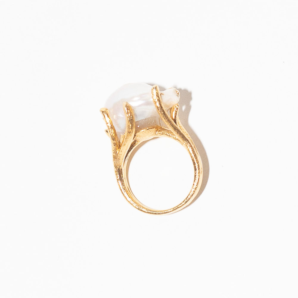 Blankens Baroque Pearl and Gold Ring