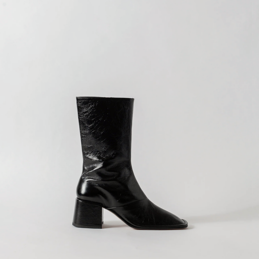 THE CAMILLA BLACK SQUARE TOE ZIPPER