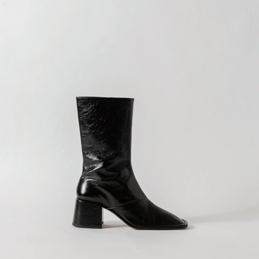 THE CAMILLA BLACK SQUARE TOE ZIPPER