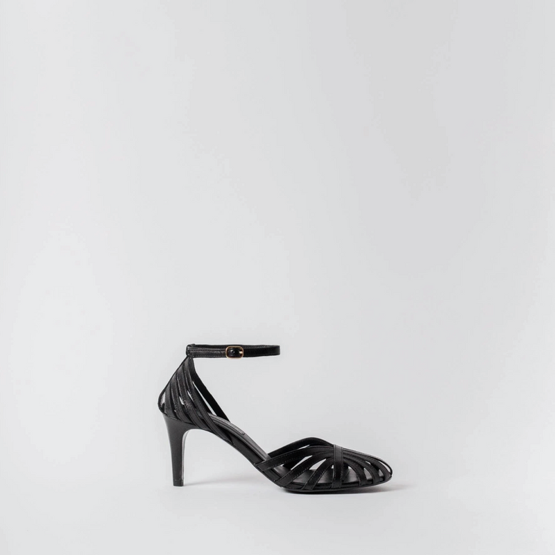 Blankens The Caroline Black
