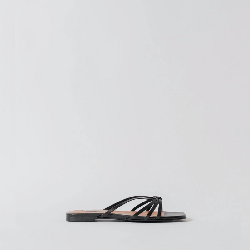 THE JENNIE FLAT BLACK