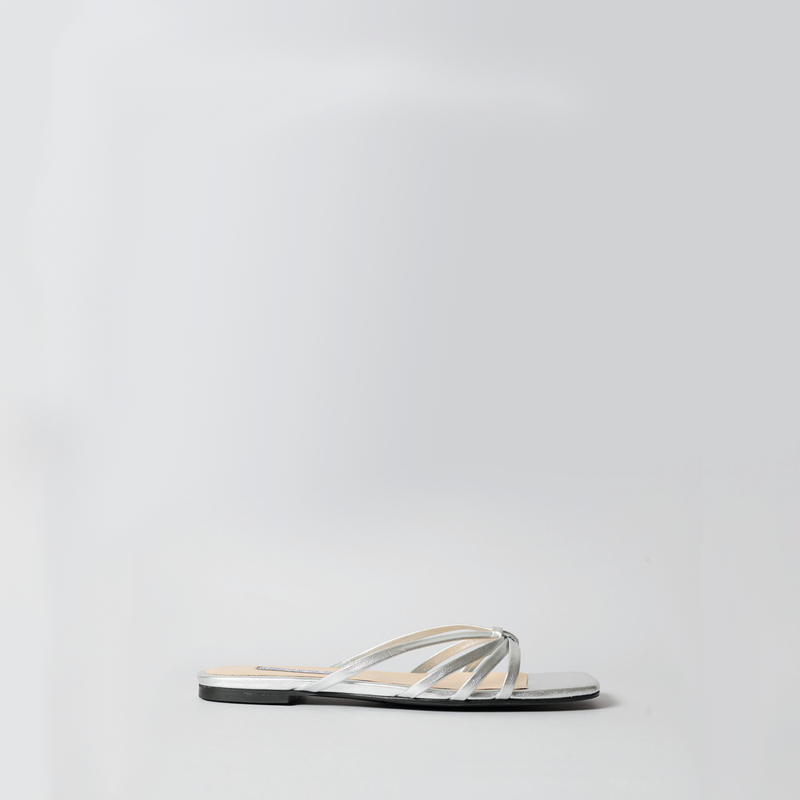 THE JENNIE FLAT SILVER