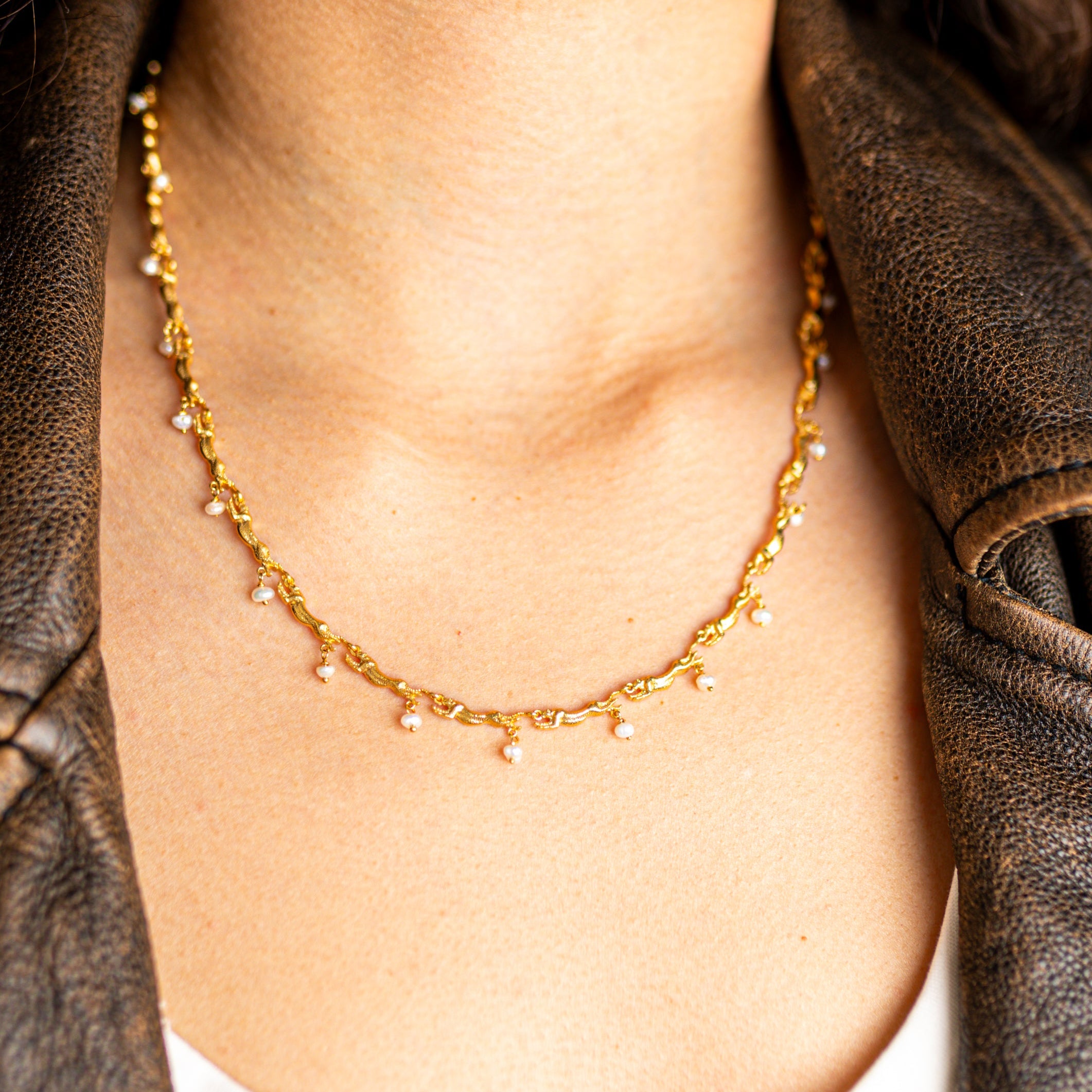 Blankens Pearl and Gold Small Cheetah Chain