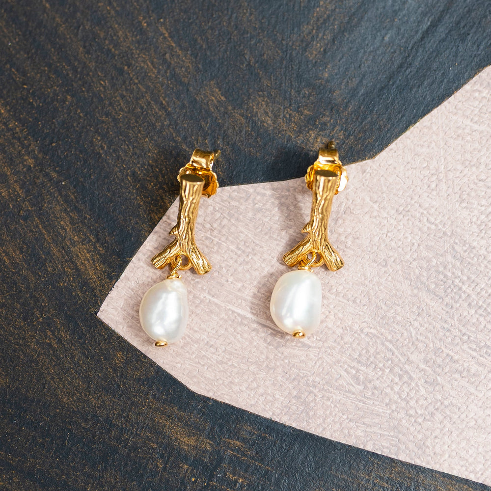 Blankens Stick and Pearl Earring in Gold
