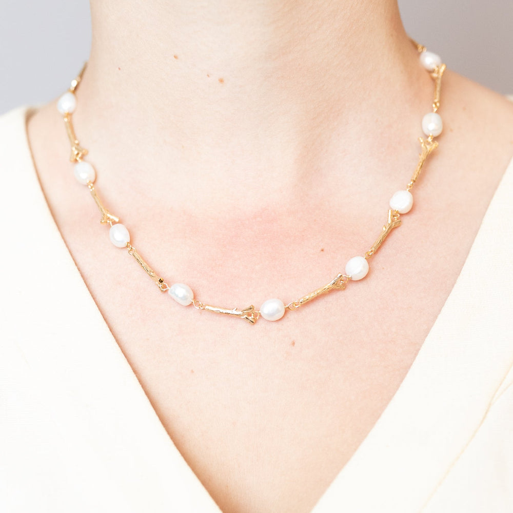 Blankens Stick and Pearl Necklace