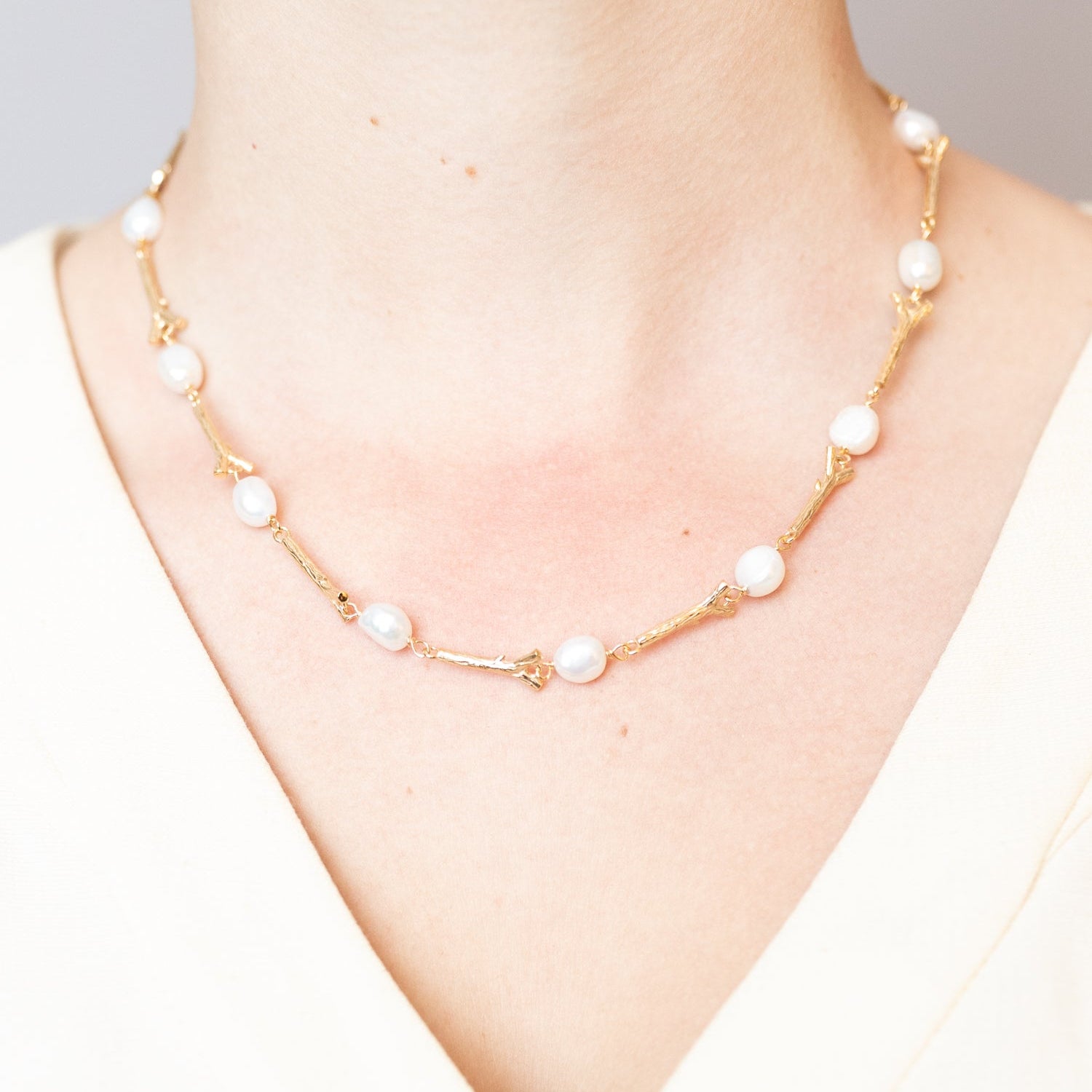 Blankens Stick and Pearl Necklace