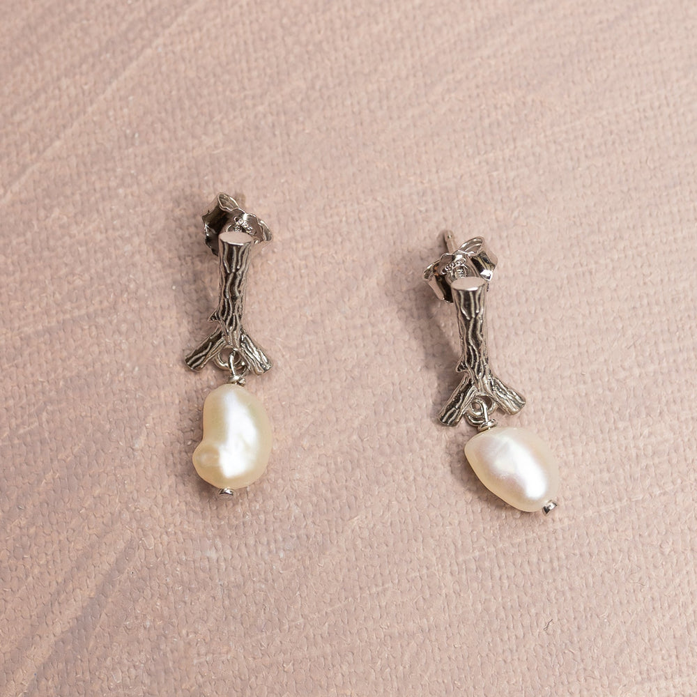 Blankens Stick and Pearl Silver Earring