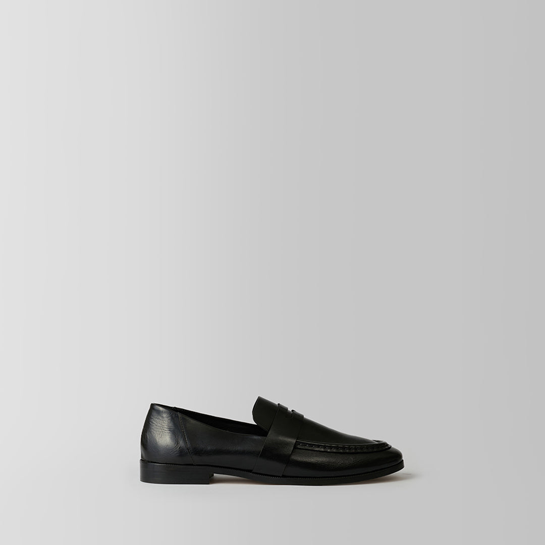 Blankens The Vienna black leather loafer