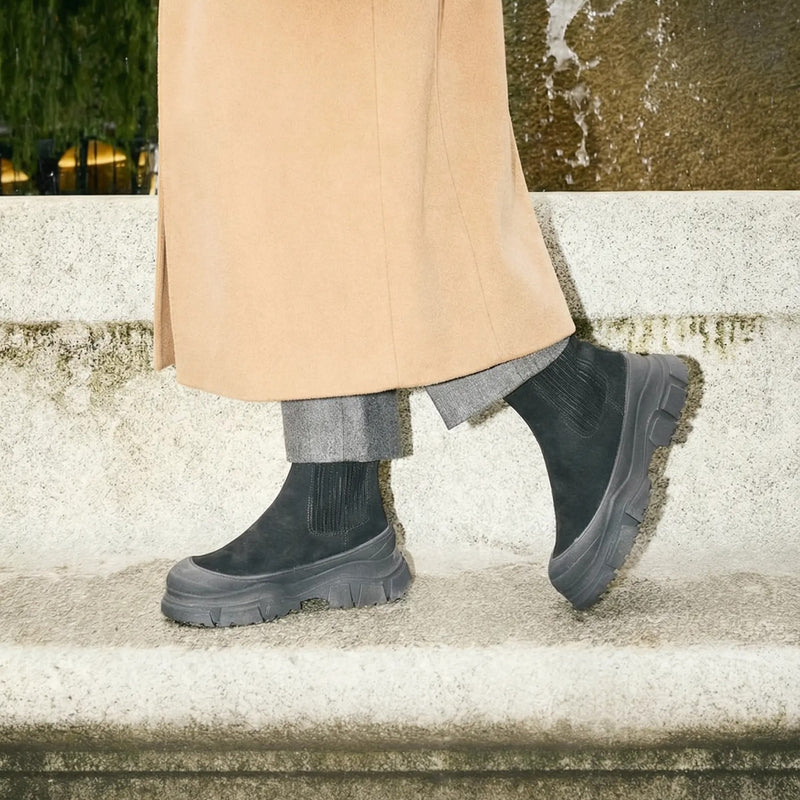 THE SEATTLE WATER RESISTANT LEATHER BOOT