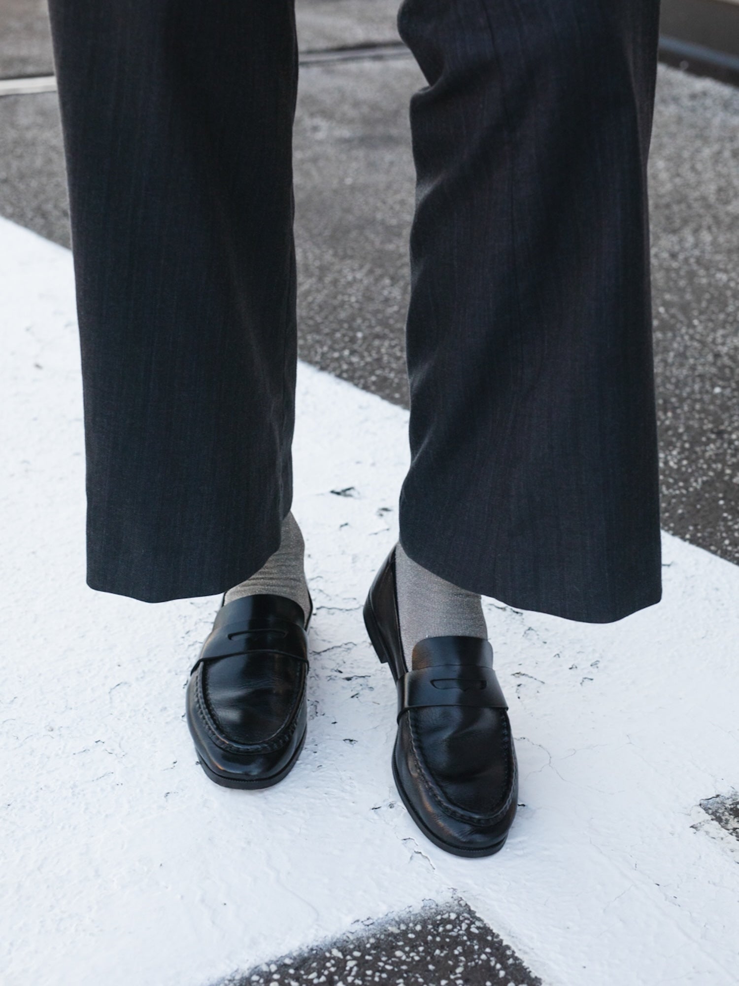 THE VIENNA BLACK LEATHER LOAFER