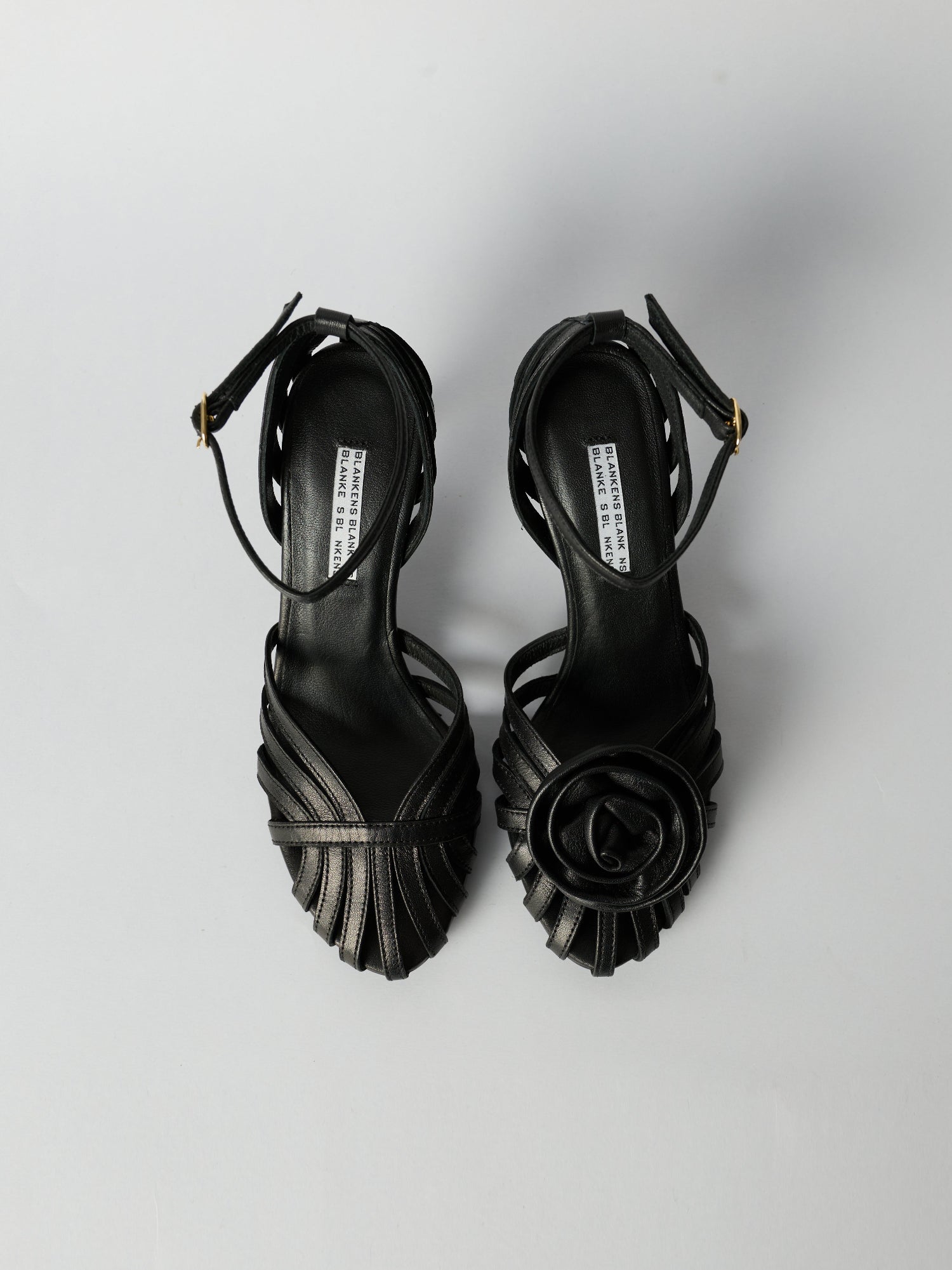 Blankens Black Clip-On Rose