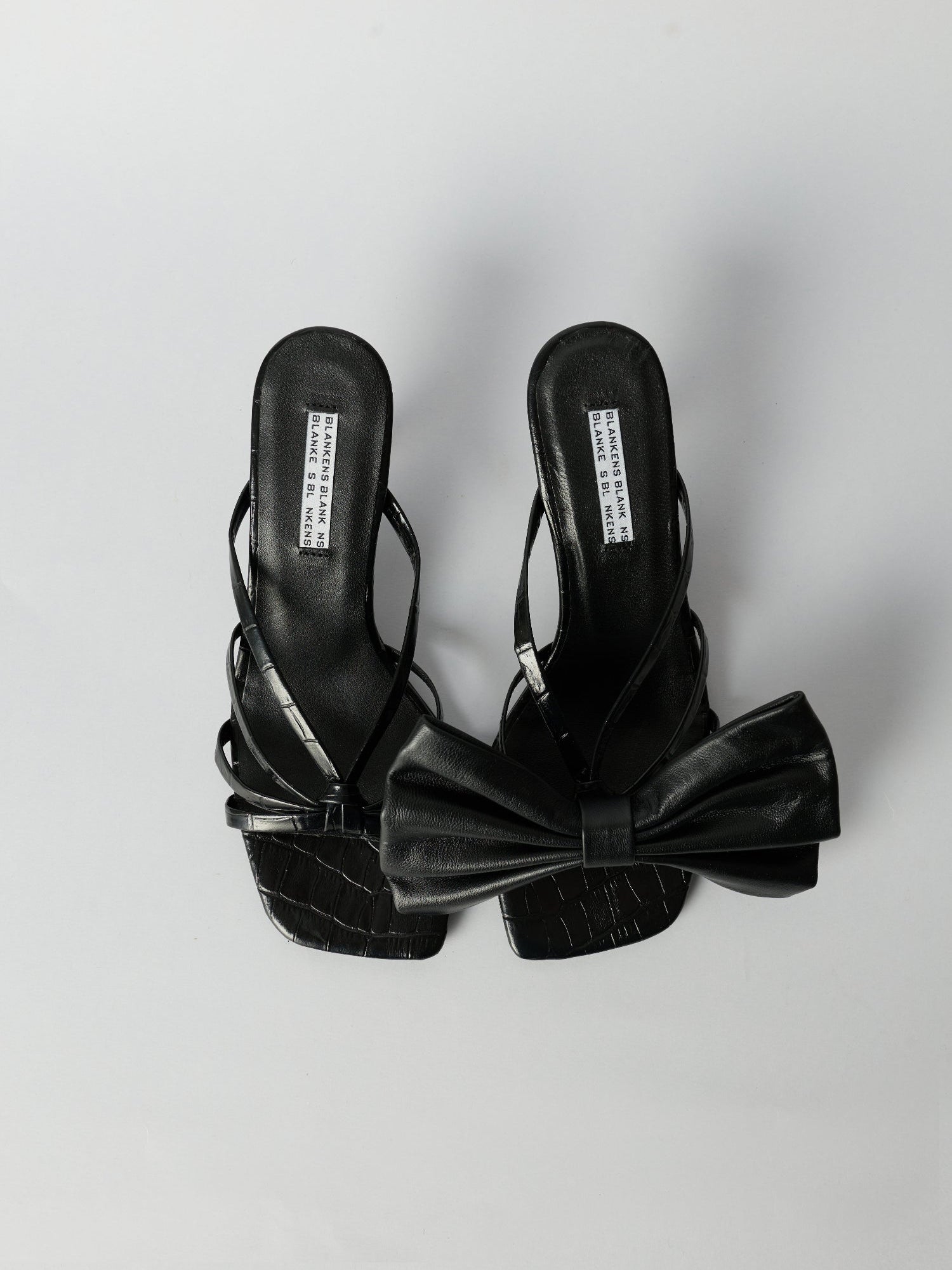 Blankens Black Clip-On Bows