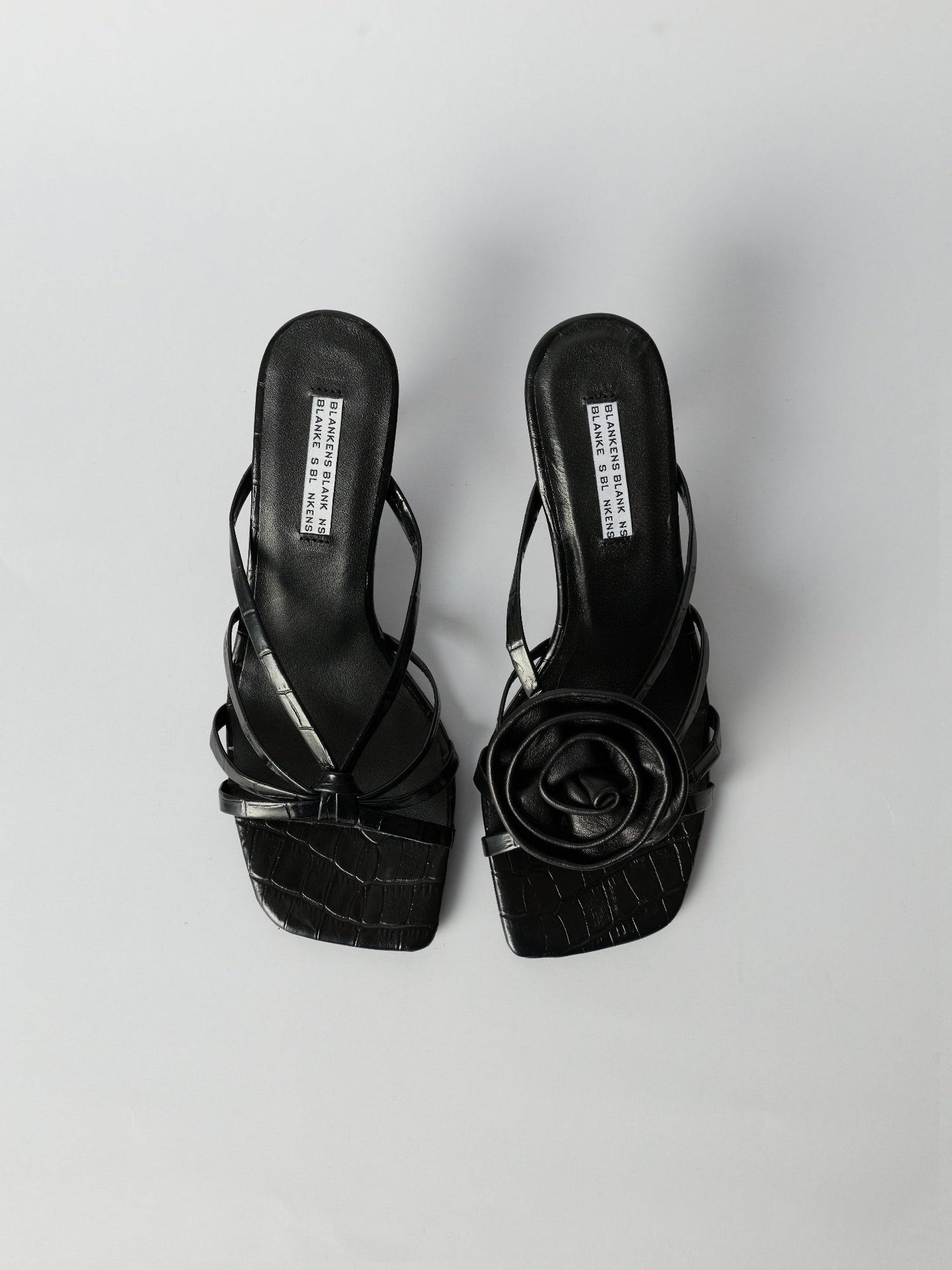 Blankens Black Clip-On Rose