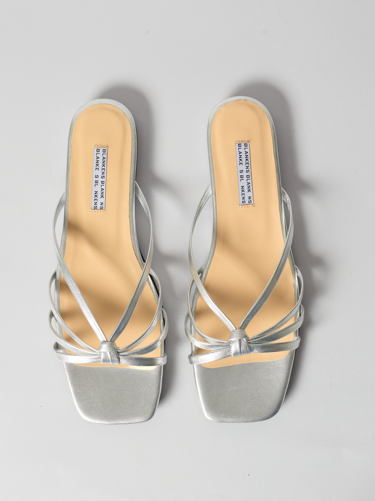 THE JENNIE FLAT SILVER