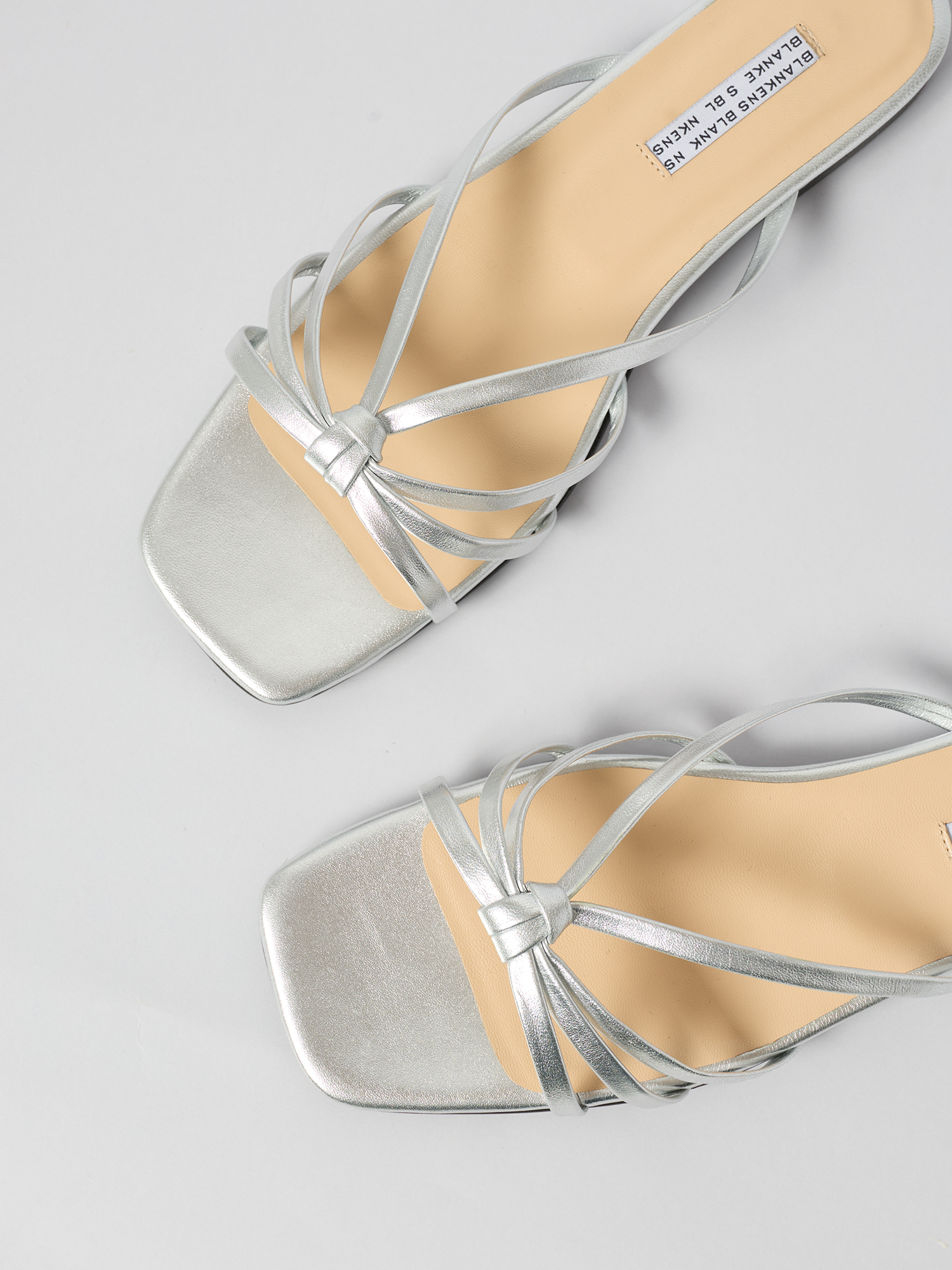 THE JENNIE FLAT SILVER