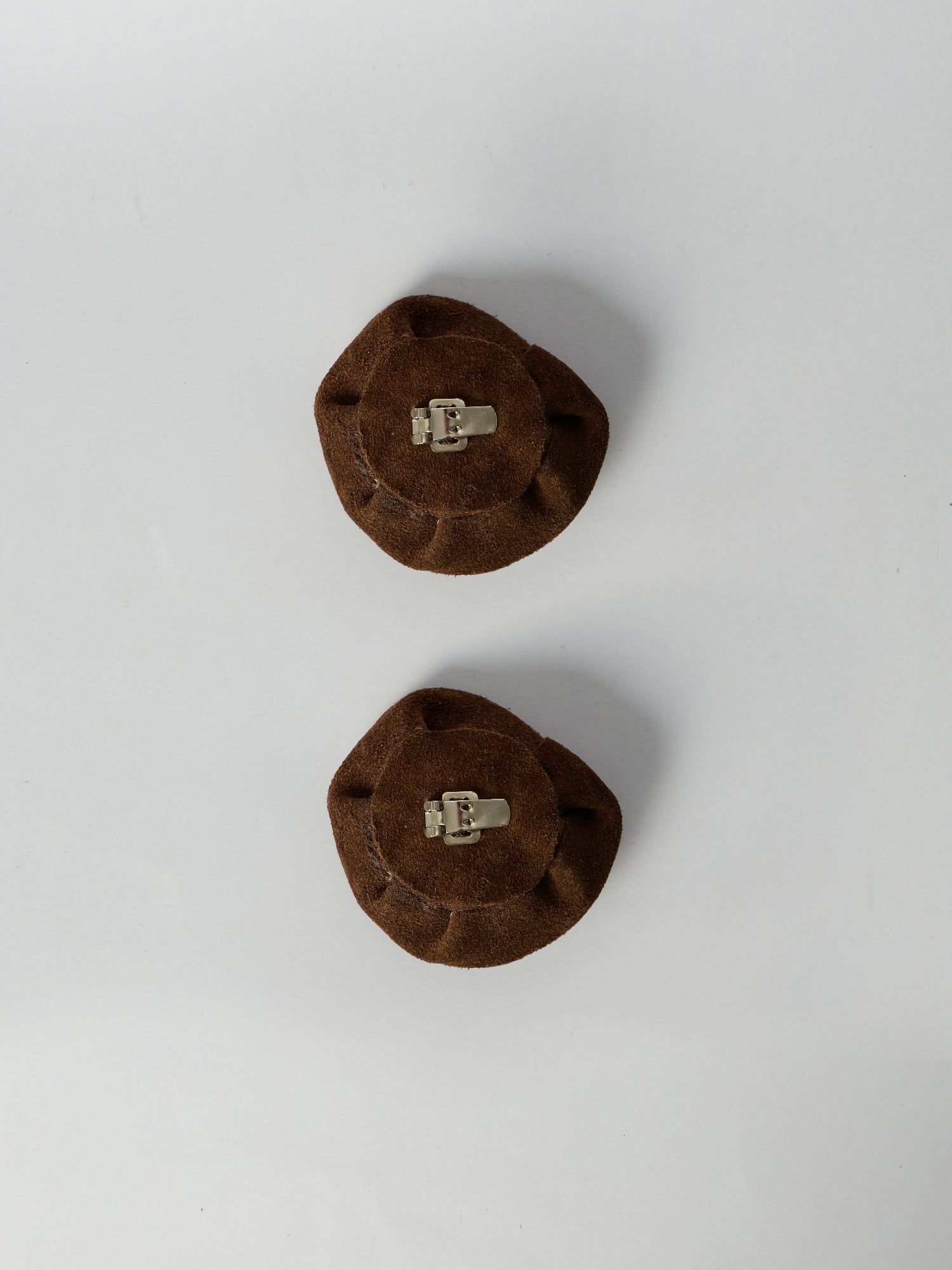 Blankens Chocolate Brown Clip-On Rose