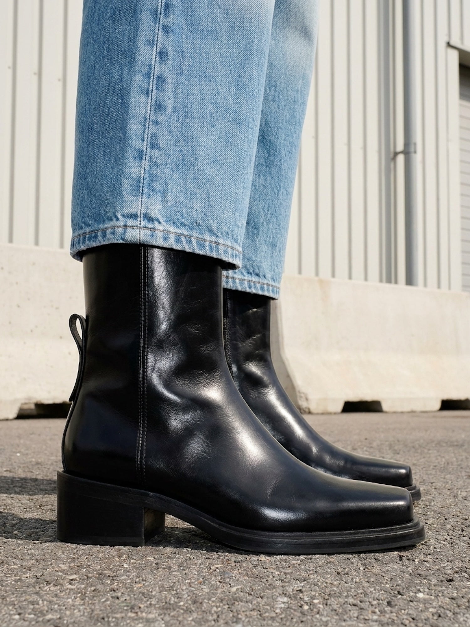 THE HEDDA BLACK