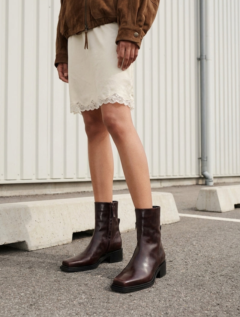 THE HEDDA WASHED BROWN