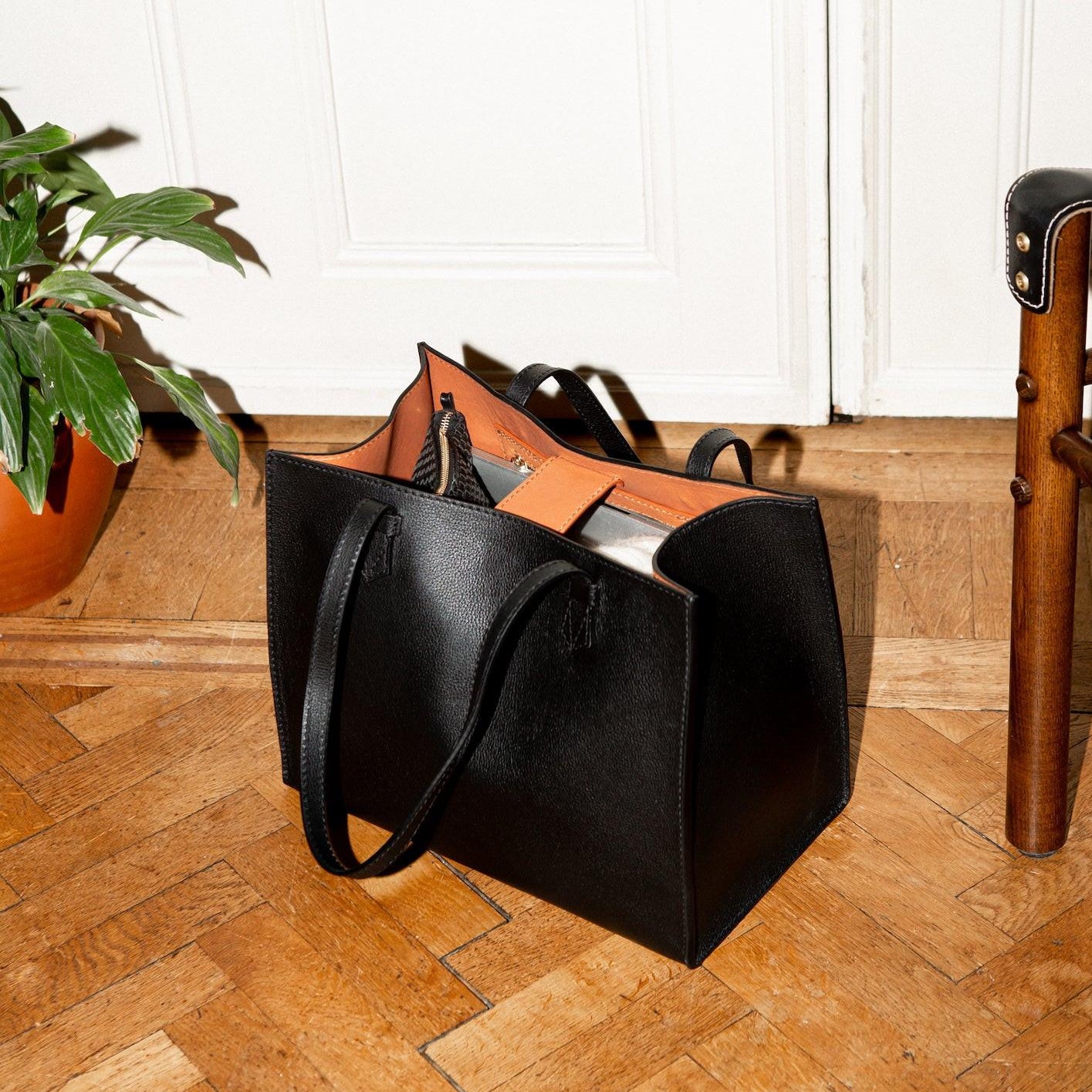 Blankens The Martha Terracotta Lining leather bag in black with terracotta lining