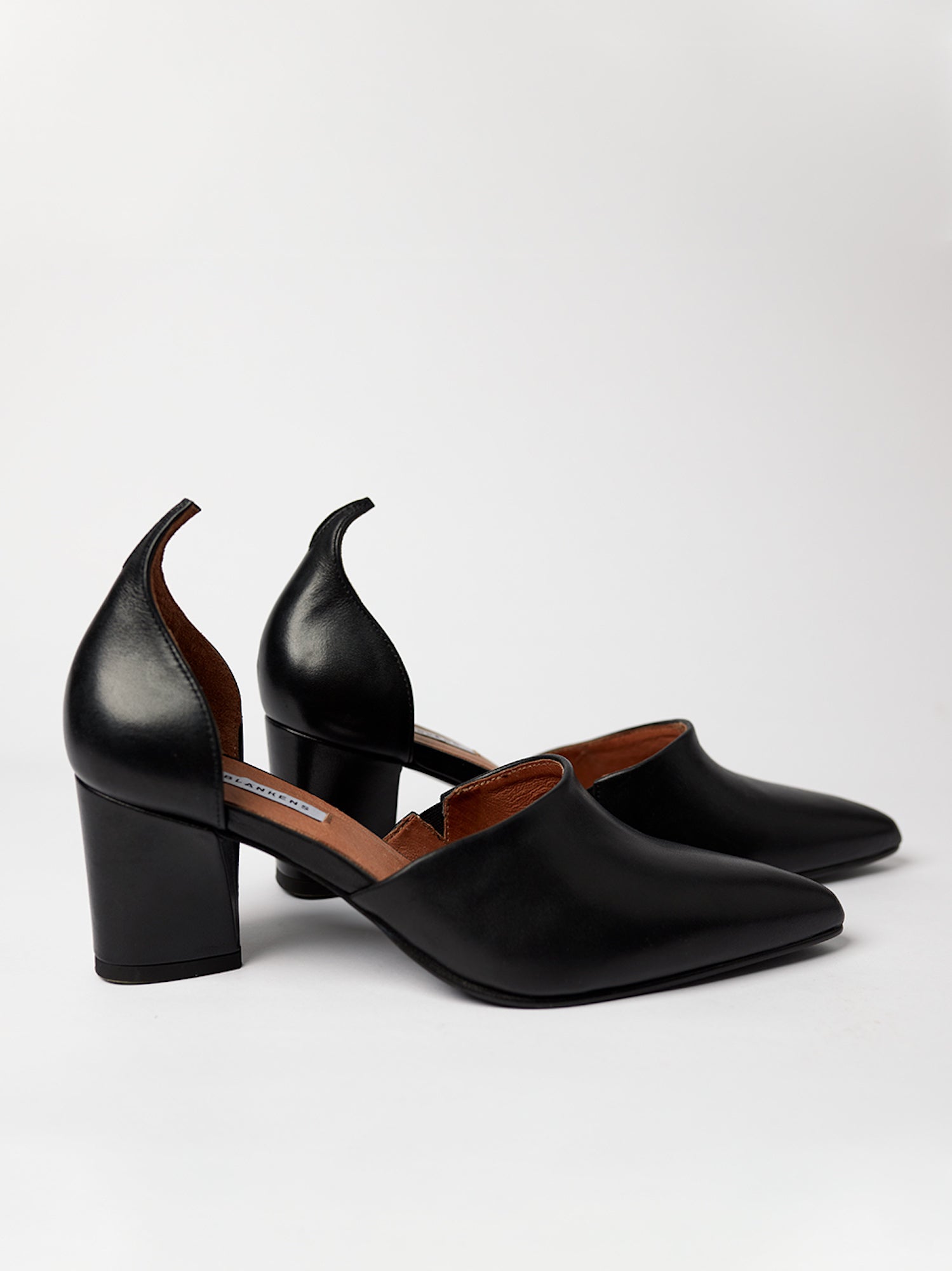 blankens.infofy heel The Riverside in black leather. Made in Portugal. Yourblankens.
